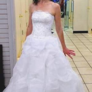 David's Bridal Wedding Dress strapless size 2 White
